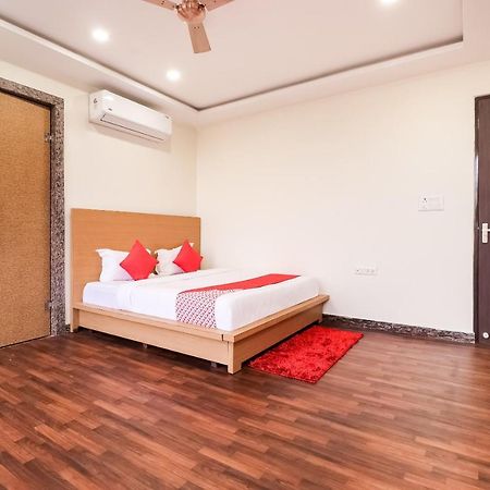 Oyo 61050 S S K Continental Hotel Juhi Bari Buitenkant foto