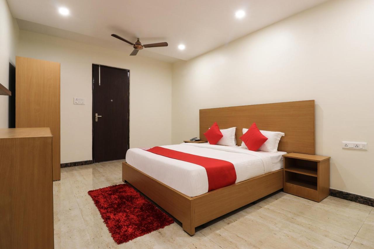Oyo 61050 S S K Continental Hotel Juhi Bari Buitenkant foto