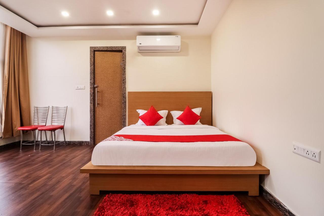 Oyo 61050 S S K Continental Hotel Juhi Bari Buitenkant foto