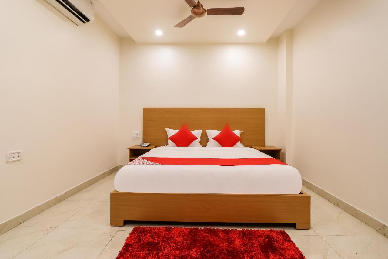 Oyo 61050 S S K Continental Hotel Juhi Bari Buitenkant foto