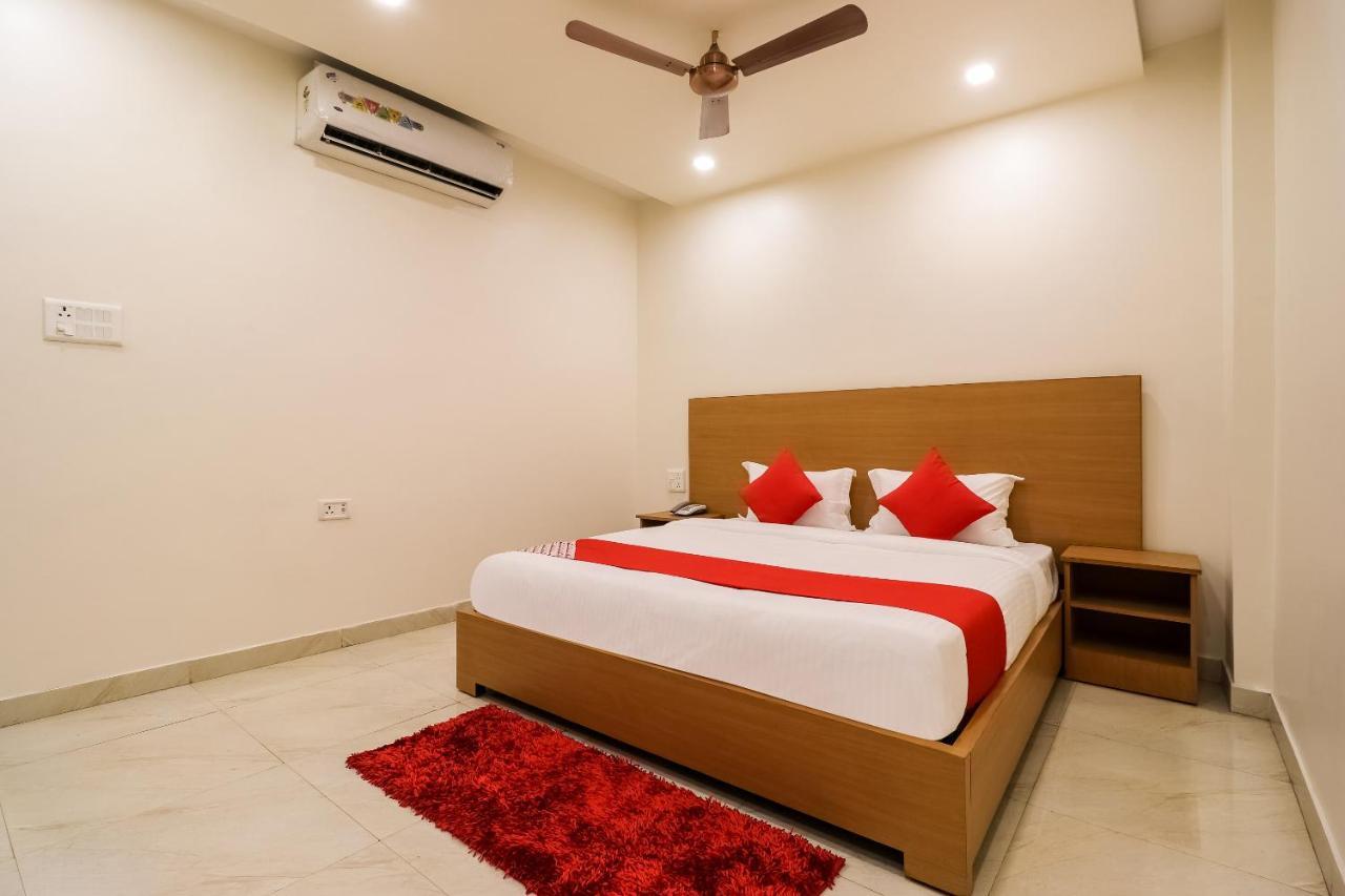 Oyo 61050 S S K Continental Hotel Juhi Bari Buitenkant foto