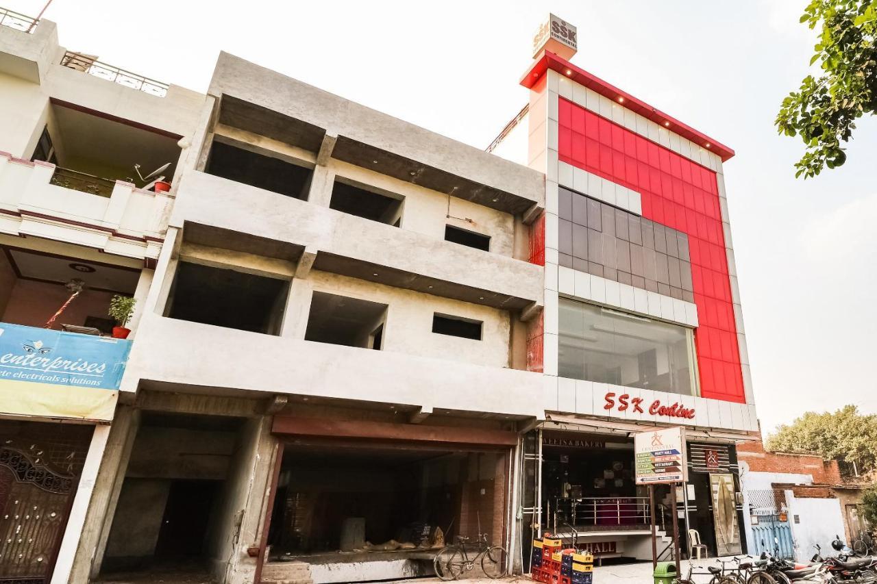 Oyo 61050 S S K Continental Hotel Juhi Bari Buitenkant foto